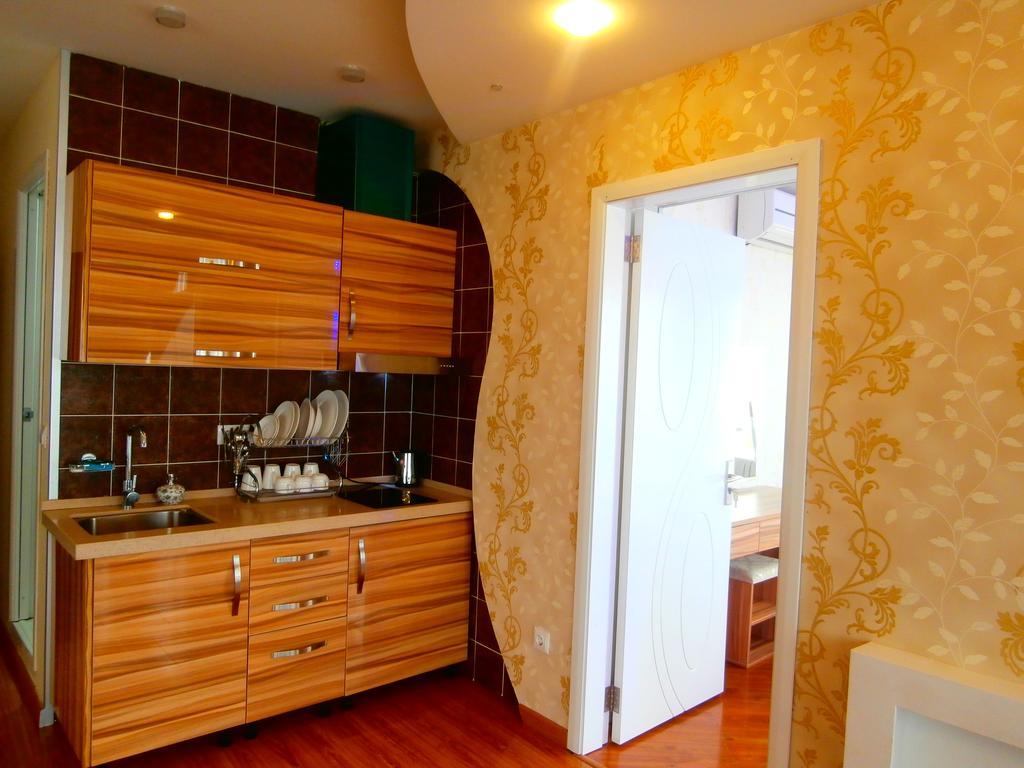 Aparthotel Grand Royal Batumi Zimmer foto